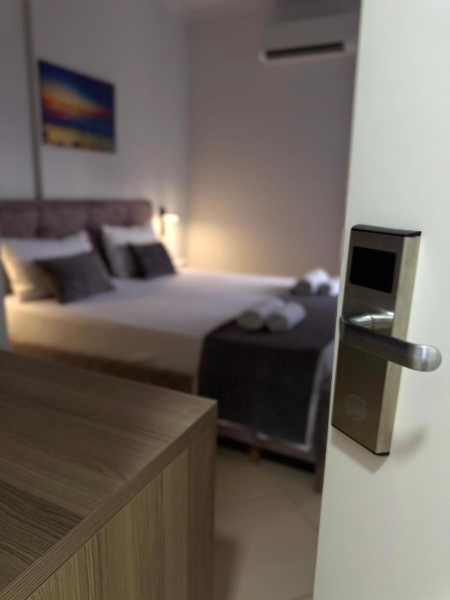 Hotel Abedini Saranda Kültér fotó