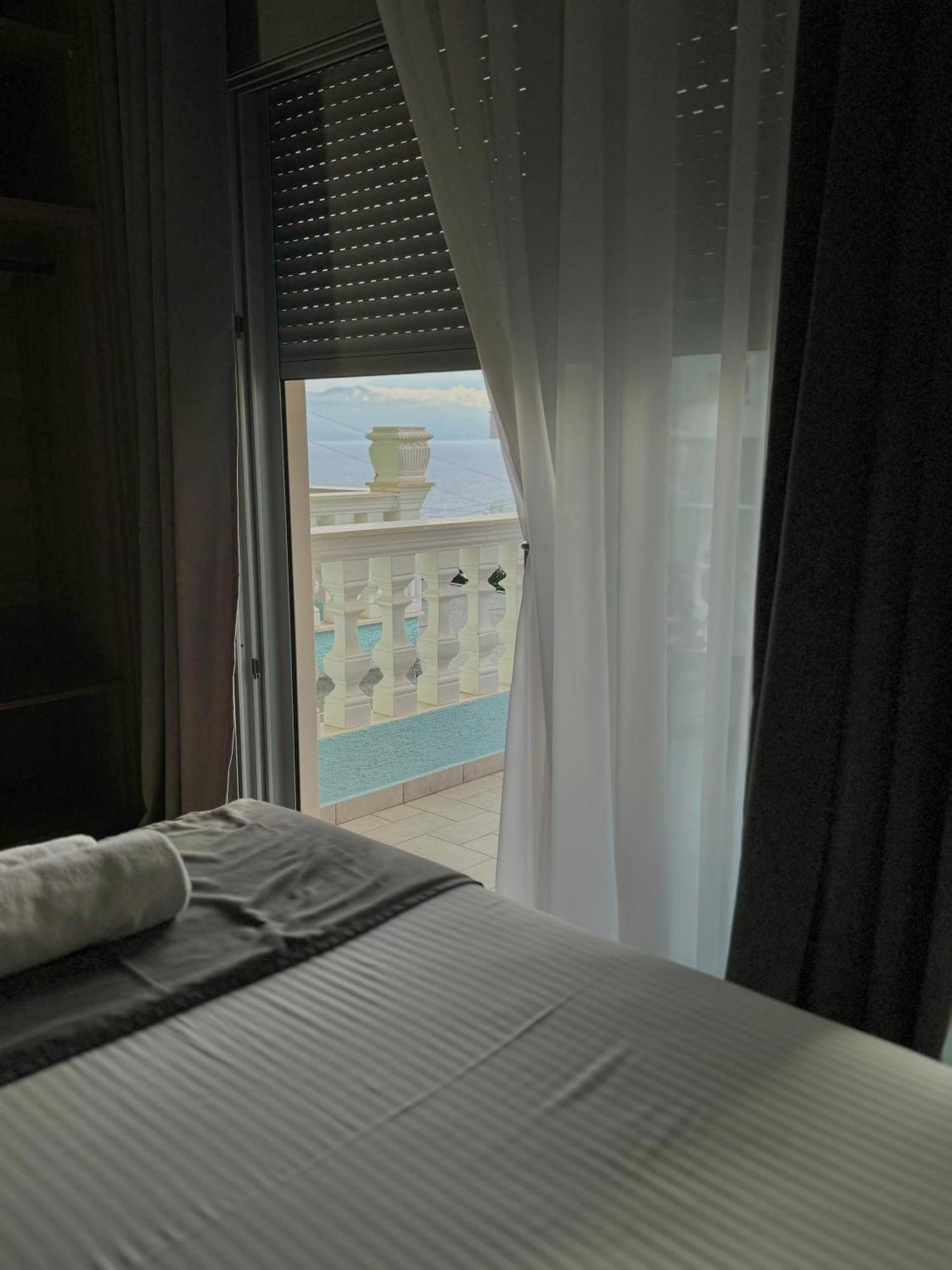 Hotel Abedini Saranda Kültér fotó