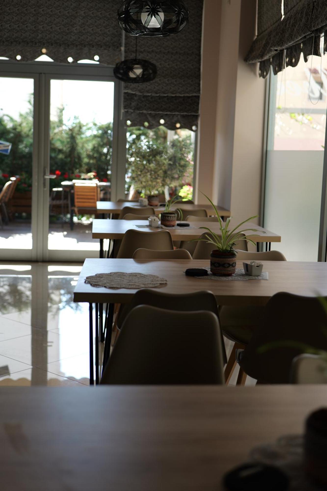 Hotel Abedini Saranda Kültér fotó