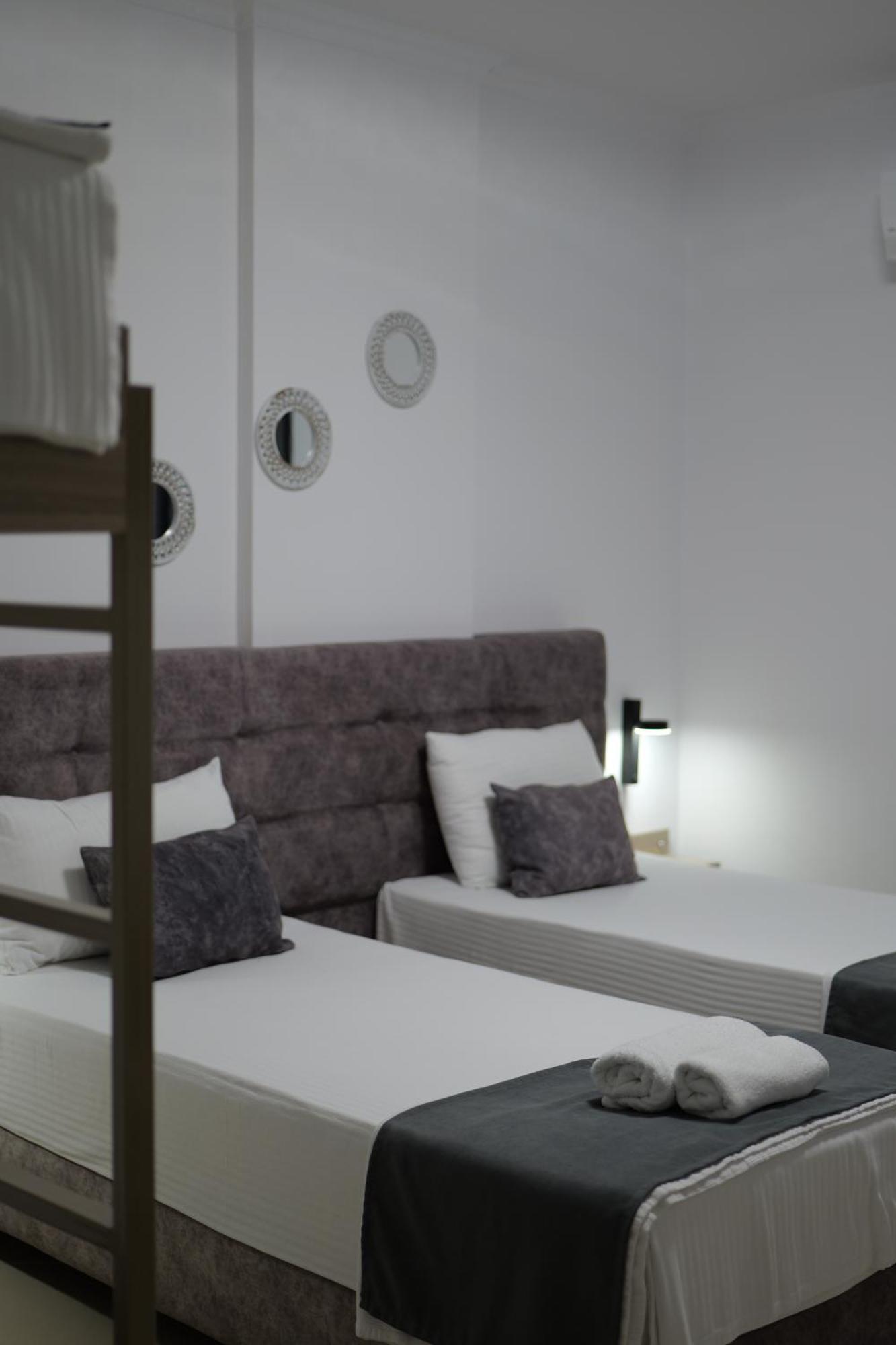 Hotel Abedini Saranda Kültér fotó