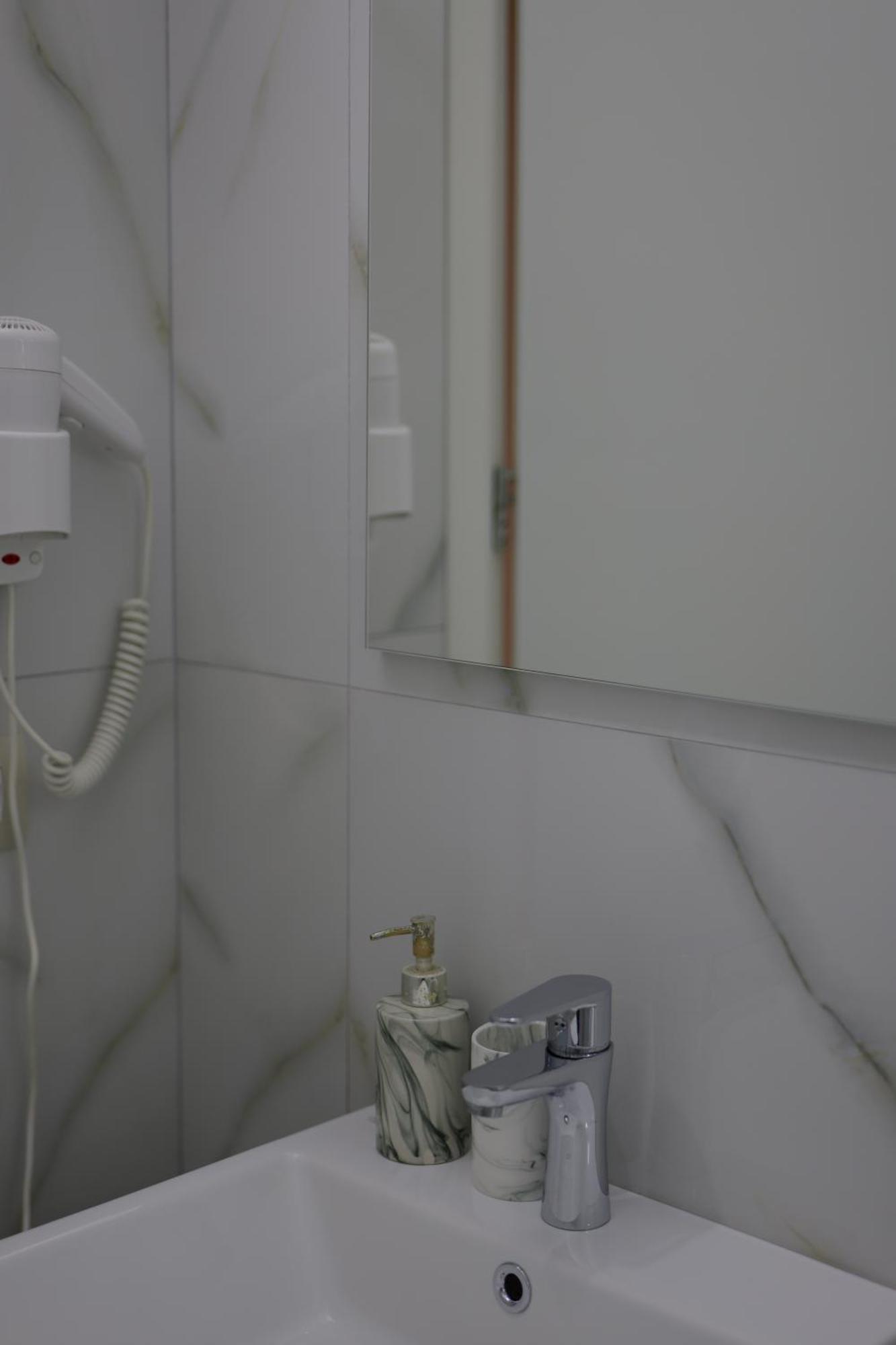Hotel Abedini Saranda Kültér fotó