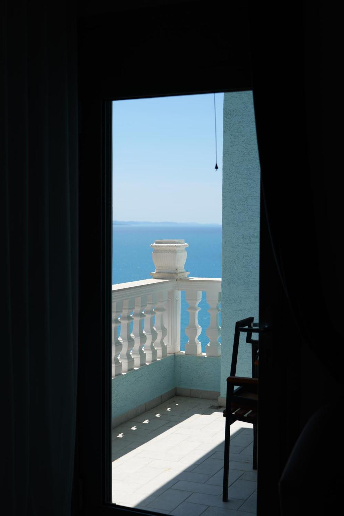 Hotel Abedini Saranda Kültér fotó